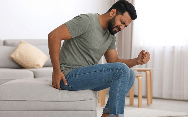 Bleeding vs Pain vs Itching: What These Symptoms Suggest (Piles vs Fissure vs Other Causes) & Why Treatment Differs